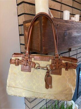 Coach Hampton Carry All Shoulder Bag Butter Yellow Monogram